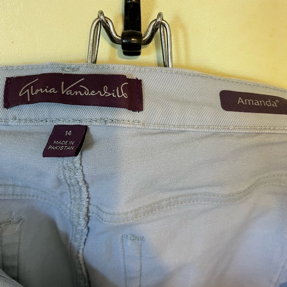 Gloria Vanderbilt Amanda stretch